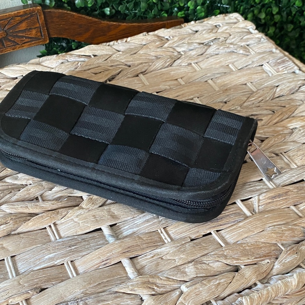 Harveys Seatbelt Black Wallet